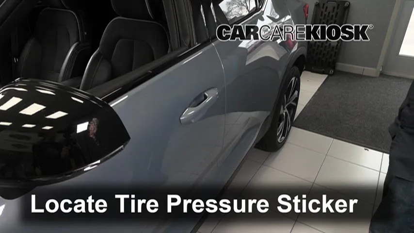 2021 Volvo XC40 T5 R-Design 2.0L 4 Cyl. Turbo Pneus et roues Vérifier la pression des pneus